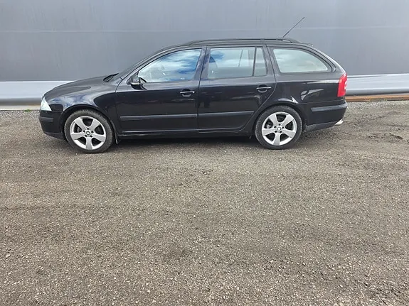 Skoda Octavia 2006 photo 2