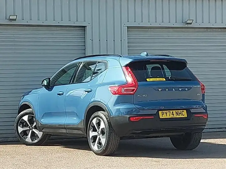 Volvo Xc40 2025 photo 2
