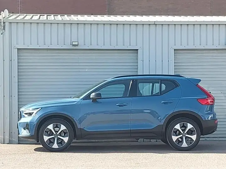 Volvo Xc40 2025 photo 4