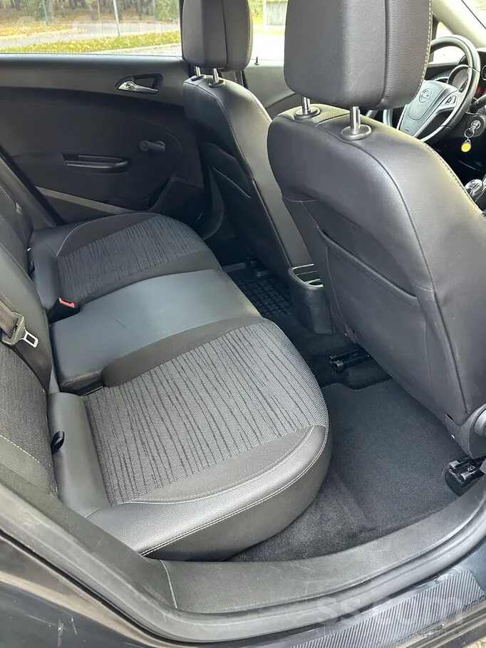Opel Astra 2014 photo 2