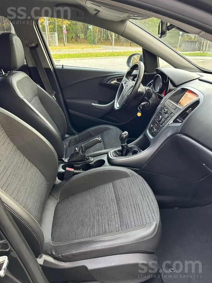 Opel Astra 2014 photo 5