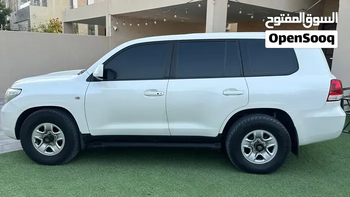 Toyota Land Cruiser 2011 photo 3