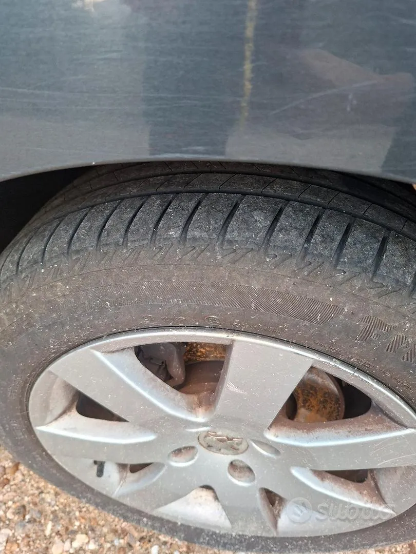Peugeot 308 2008 photo 2