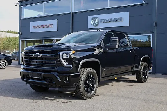 Chevrolet Silverado 2026 photo 3