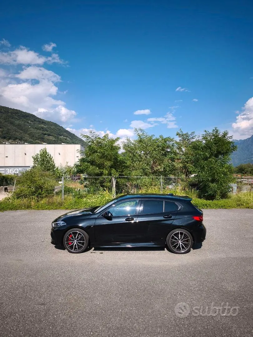 BMW 1 Series 2023 photo 2