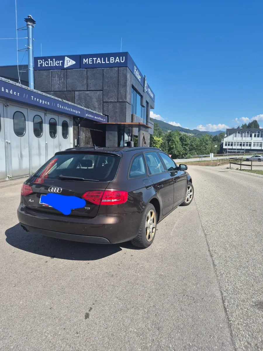 Audi A4 2011 photo 3