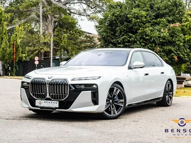 BMW 740I 2024 photo 4