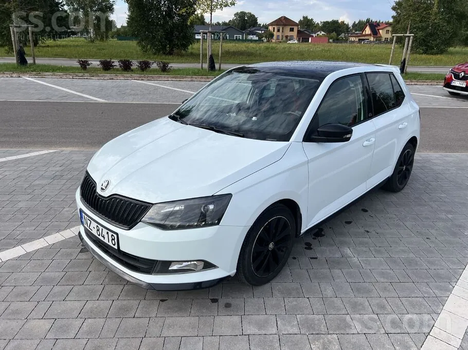 Skoda Fabia 2015 photo 2