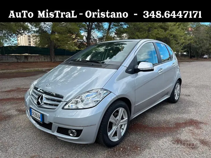 Mercedes-Benz A-Class 2011 photo 2