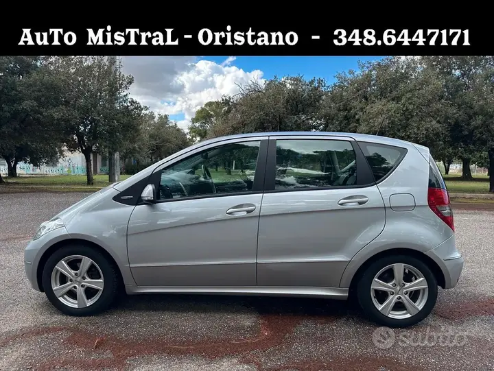 Mercedes-Benz A-Class 2011 photo 4