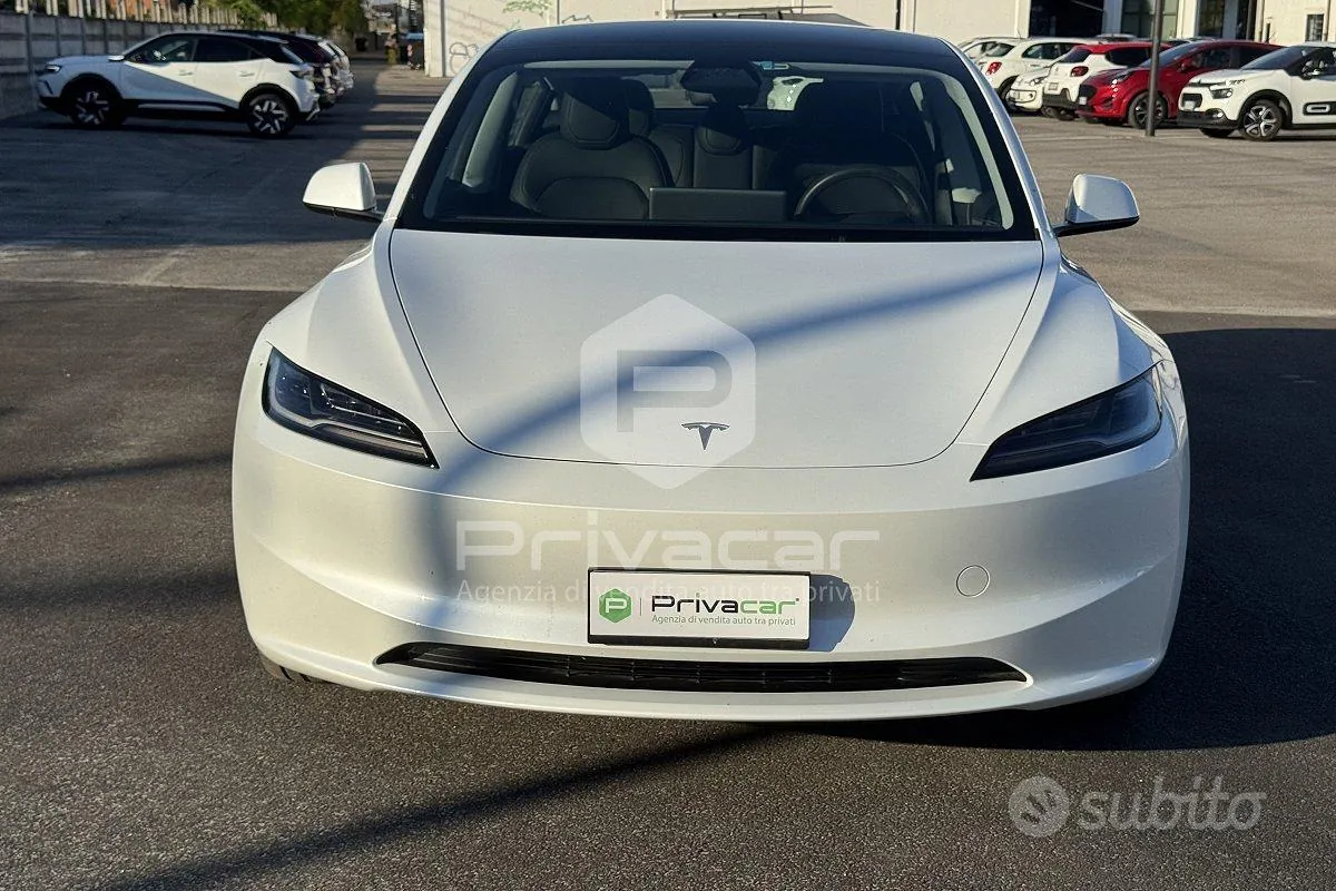 Tesla Model 3 2023 photo 2
