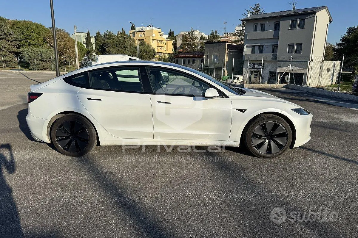 Tesla Model 3 2023 photo 4