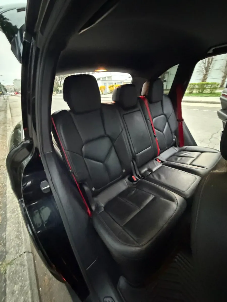 Porsche Cayenne 2013 photo 2