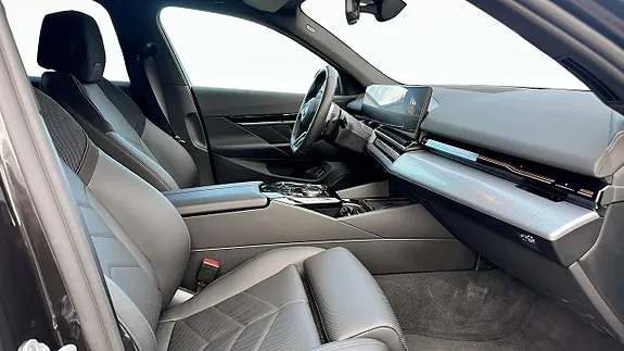 BMW 530E 2025 photo 3