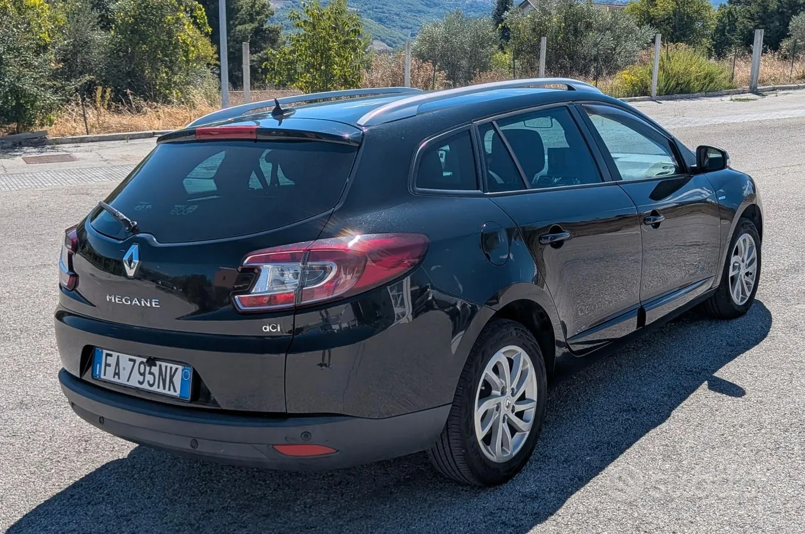 Renault Megane 2015 photo 2