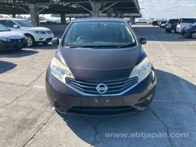 Nissan Note 2013 photo 5