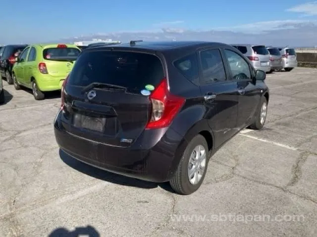 Nissan Note 2013 photo 4