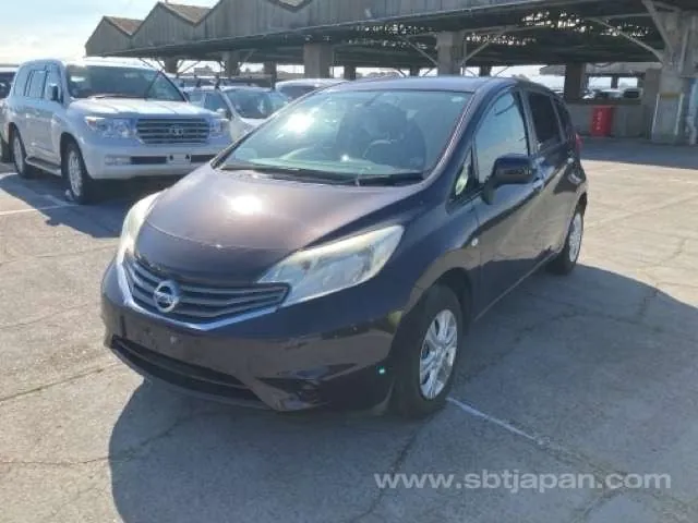 Nissan Note 2013 photo 2