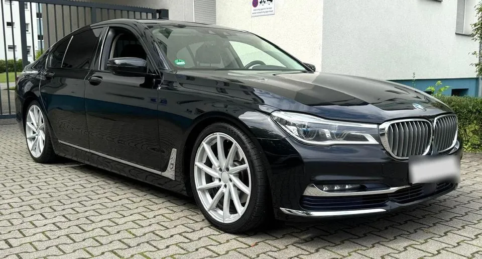 BMW 730