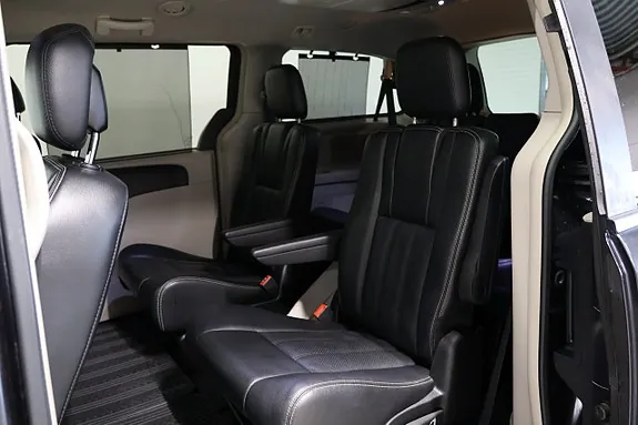 Lancia Voyager 2013 photo 5