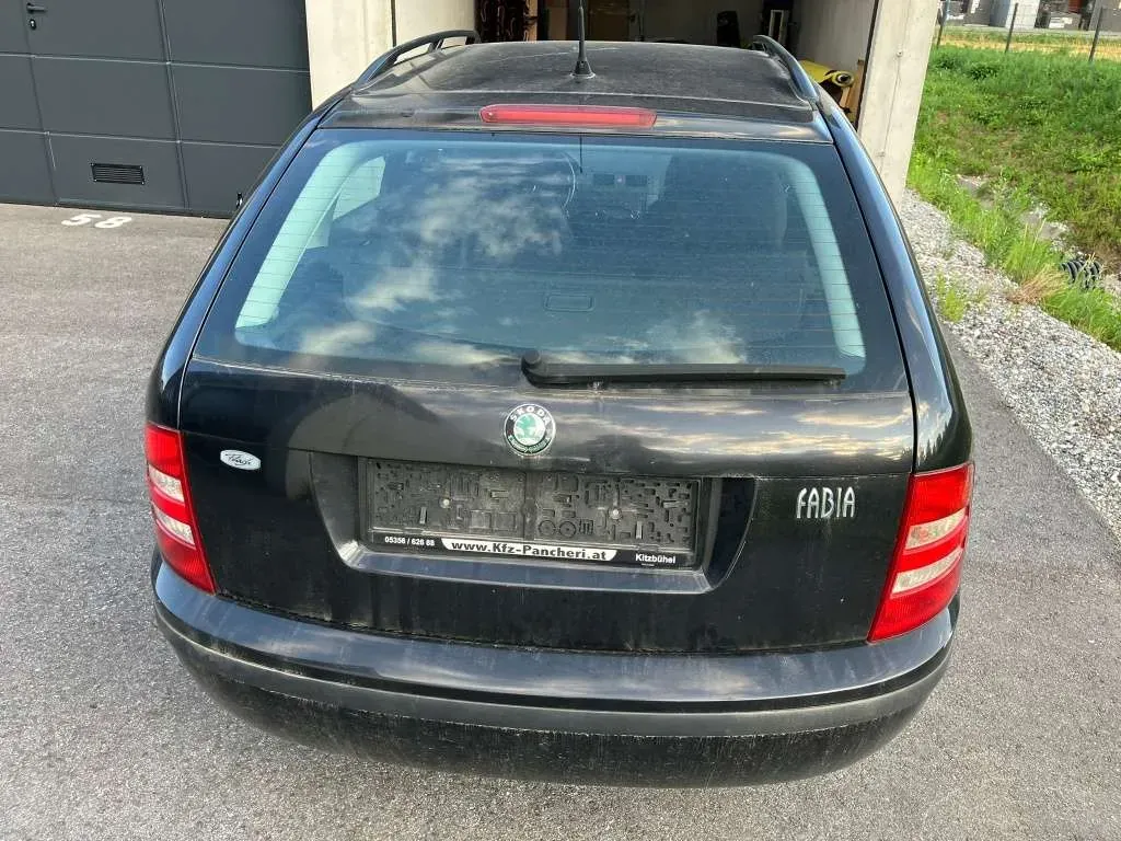 Skoda Fabia 2004 photo 3