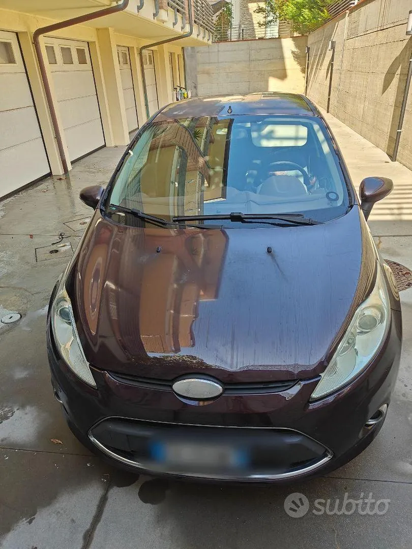 Ford Fiesta 2010 photo 2