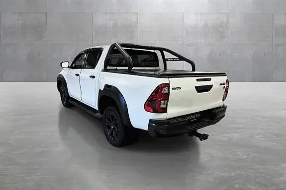 Toyota Hilux 2023 photo 3