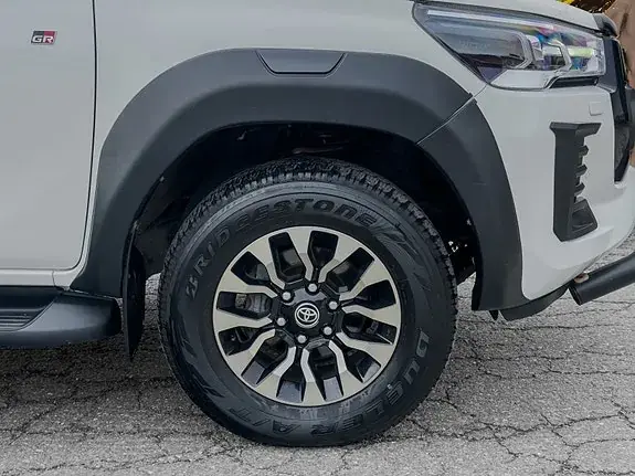 Toyota Hilux 2023 photo 5