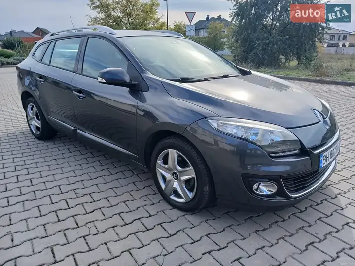 Renault Megane 2013 photo 2