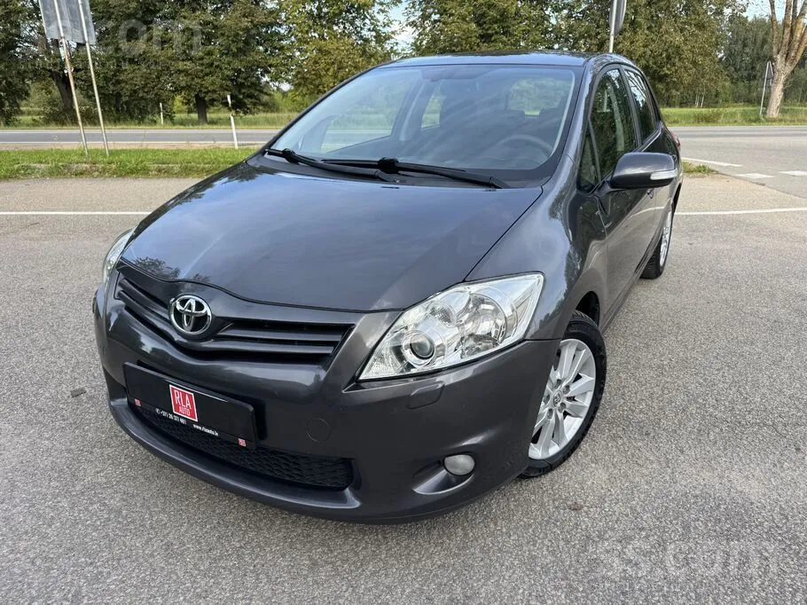 Toyota Auris 2010 photo 5