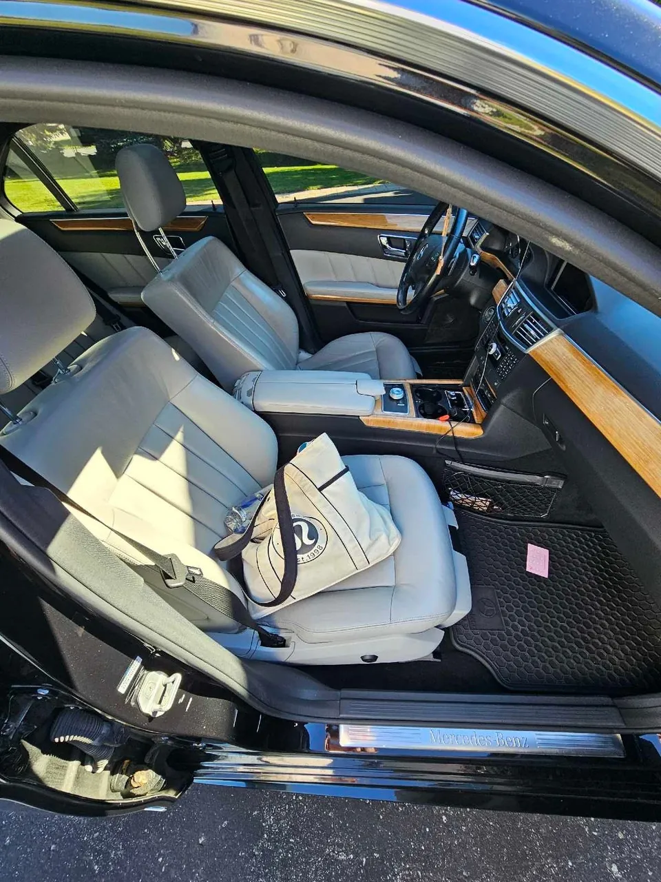 Mercedes-Benz E-Class 2011 photo 3