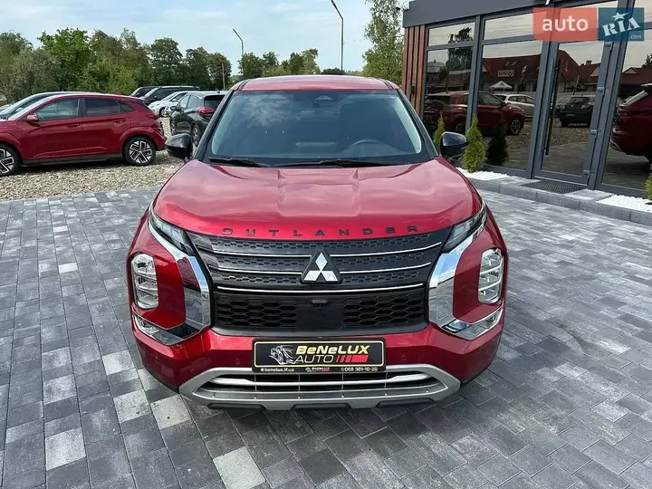 Mitsubishi Outlander 2024 photo 2