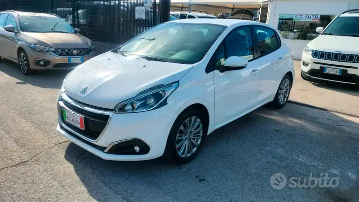 Peugeot 208 2017 photo 2