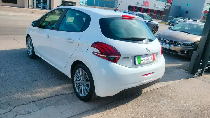 Peugeot 208 2017 photo 4