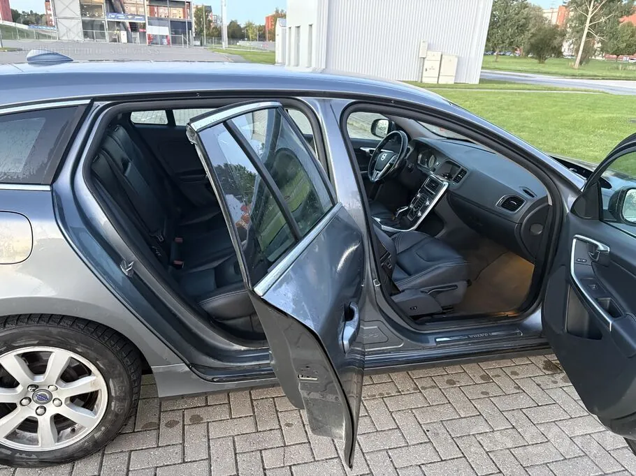 Volvo V60 2015 photo 3