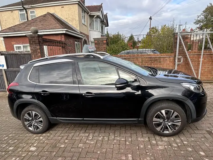 Peugeot 2008 2019 photo 4