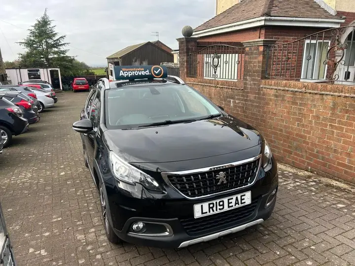 Peugeot 2008 2019 photo 2
