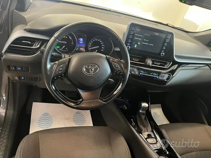 Toyota C-Hr 2020 photo 3