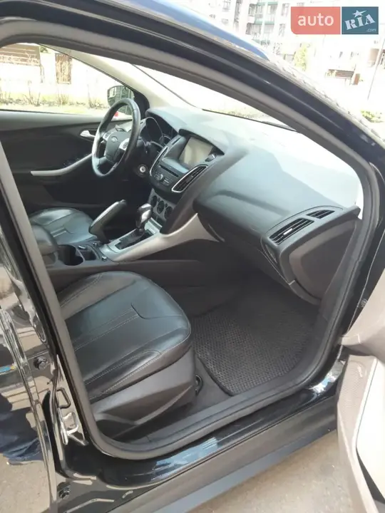 Ford Focus 2013 photo 2