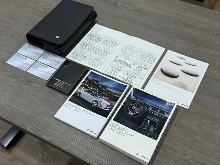 Lexus Is 2013 photo 2