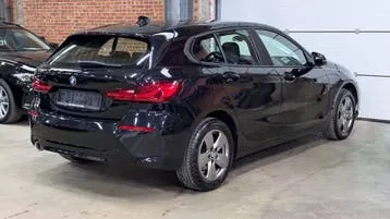 BMW 1 Series 2022 photo 2