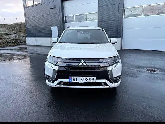 Mitsubishi Outlander 2019 photo 2