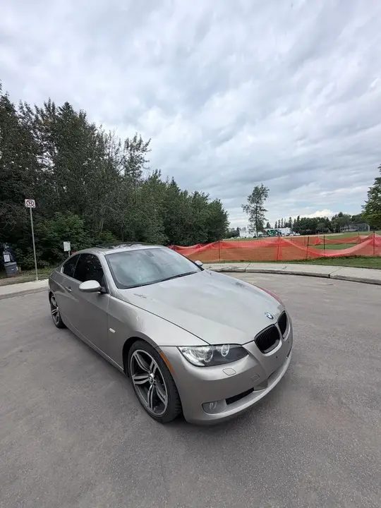 BMW 3 Series 2008 photo 2
