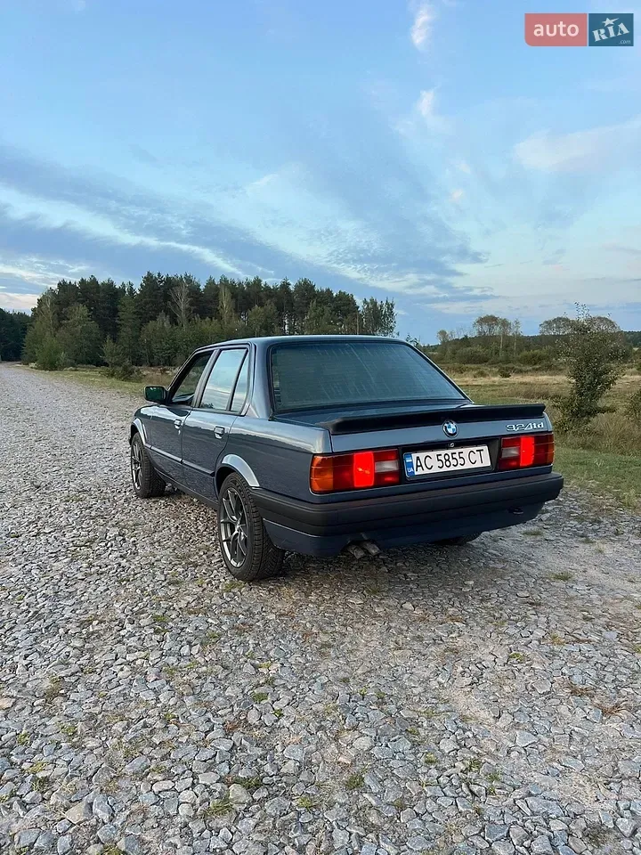 BMW 3 Series 1987 photo 4