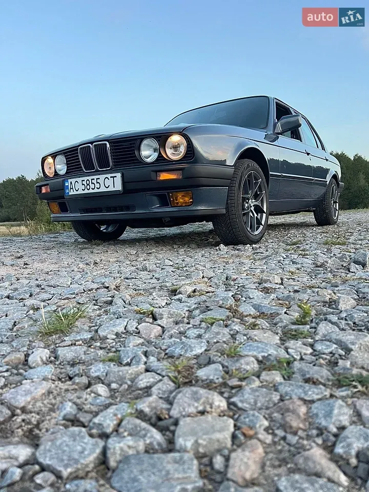 BMW 3 Series 1987 photo 2