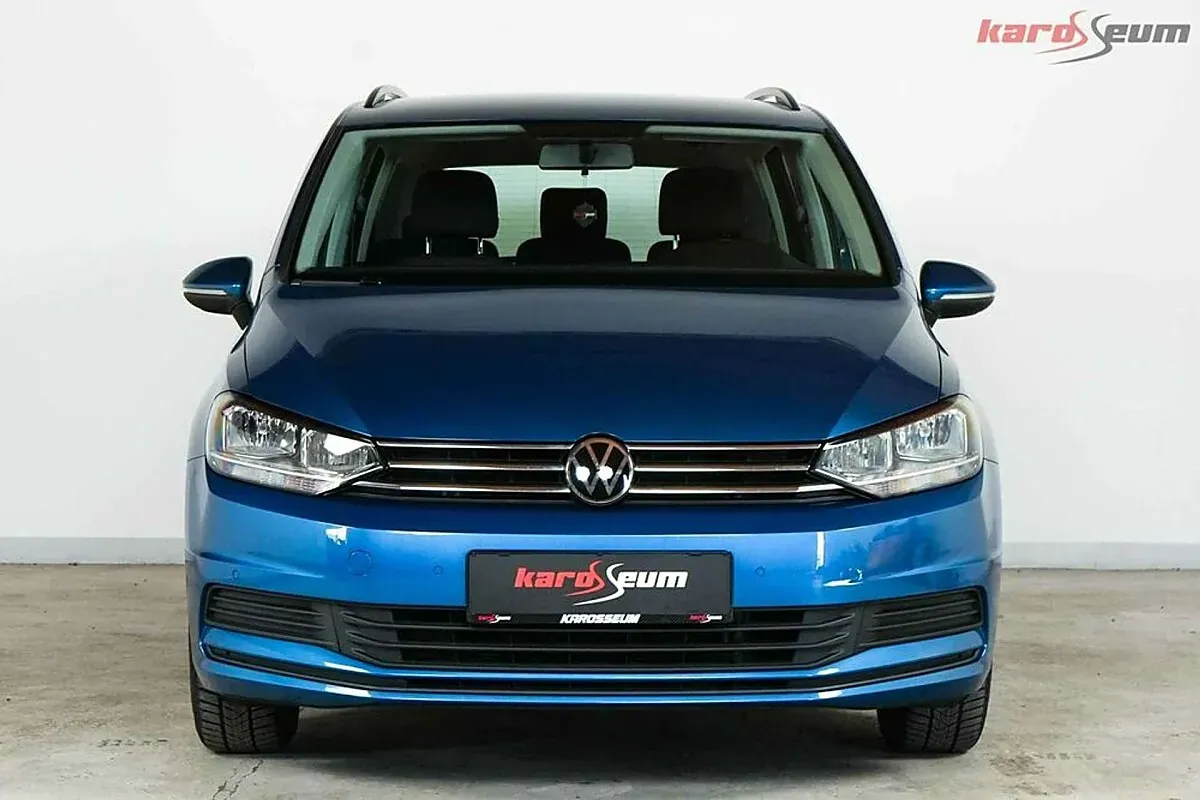 Volkswagen Touran 2021 photo 2