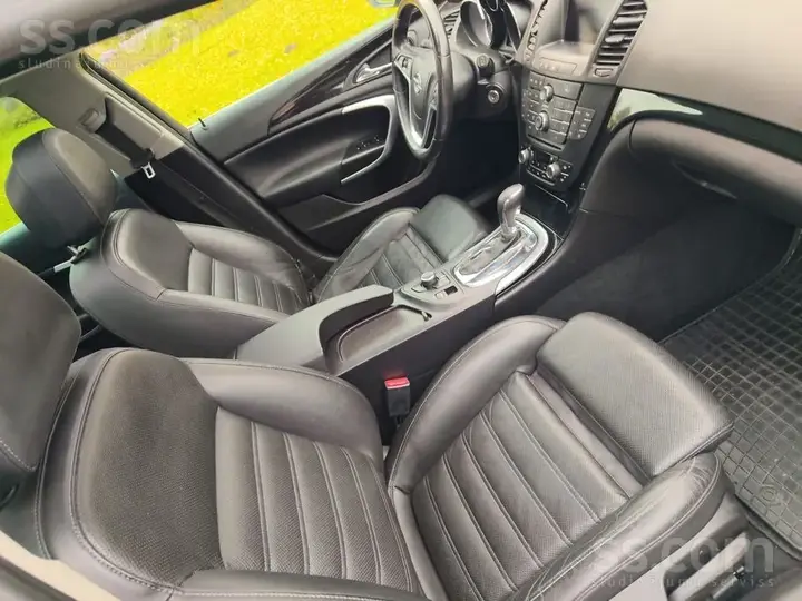 Opel Insignia 2010 photo 4