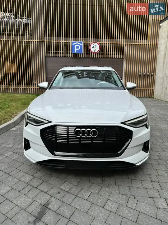 Audi E-Tron 2020 photo 2