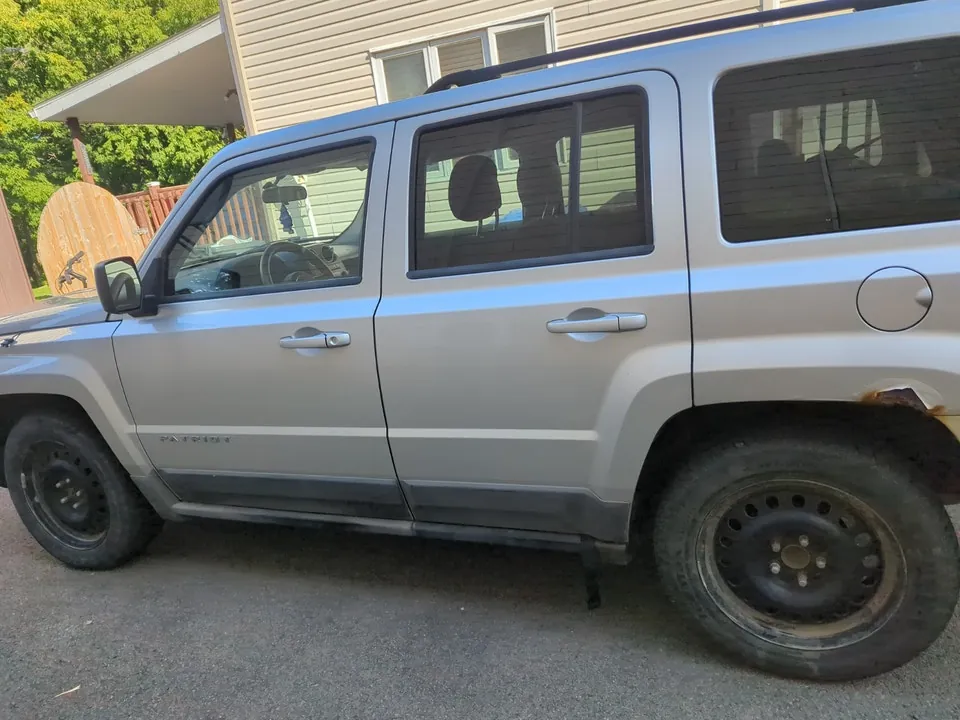 Jeep Patriot 2011 photo 2