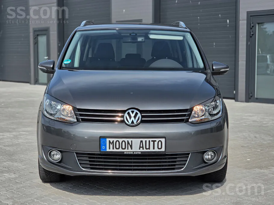 Volkswagen Touran 2010 photo 3